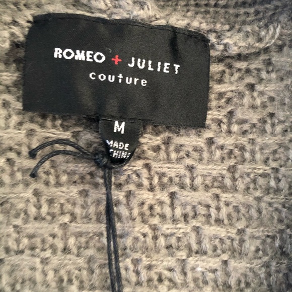 Romeo + Juliet Couture - Picture 5 of 6